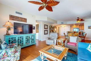 Gorgeous Resort Condo with Gulf Views Shared Hot Tub Pools & Gym - 4