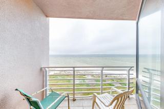 Inviting condo with bay & ocean views & pool - steps to the beach - 6