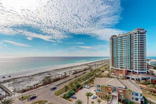 Waterfront condo with WiFi washer&dryer pools fitness room & beach access - 4