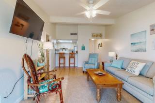 Comfy Coastal Condo with Gorgeous Bay Views & Nearby Beach Access - 4