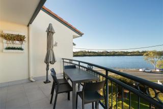 Riverfront 2BR Apt with Views, Balcony & Parking - 6
