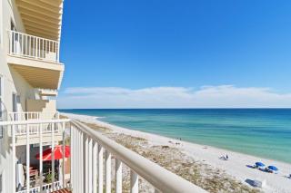 Beachfront condo with balcony pool hot tub AC & WD - snowbirds welcome - 0