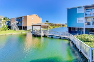 Cozy Coastal Gulf Condo with Shared Pool and Beach Access - 8