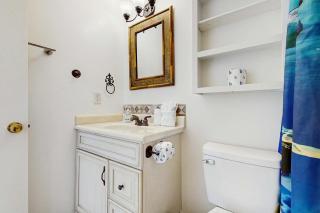Cozy Coastal Gulf Condo with Shared Pool and Beach Access - 3