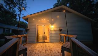 Montview cottage Walk to Burnet Rd, Central ATX - 1