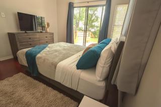 Montview cottage Walk to Burnet Rd, Central ATX - 6