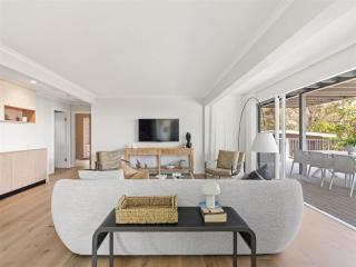 Eagle Heights - Elevated Oasis with Pool & Sea Views - 3