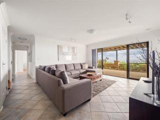 Ocean Views - Refined Hilltop Residence by the Sea - 3