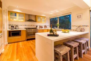 The Willows - A Lush Beachside Retreat for Families - 6