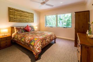 The Willows - A Lush Beachside Retreat for Families - 1