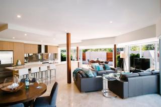 Eagle Bay Beach Retreat - Steps from the Sands - Dunsborough - 4