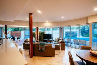 Eagle Bay Beach Retreat - Steps from the Sands - Dunsborough - 2