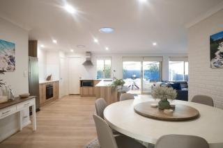 Dunsborough Bay Retreat - Steps from Beach and Dining - Dunsborough - 1