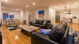 Little Hamptons - Beachside Retreat near Town Centre - 5