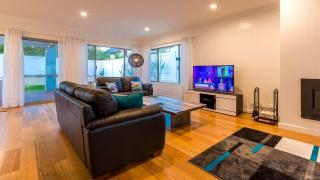 Little Hamptons - Beachside Retreat near Town Centre - 4