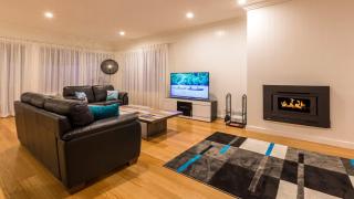 Little Hamptons - Beachside Retreat near Town Centre - 2