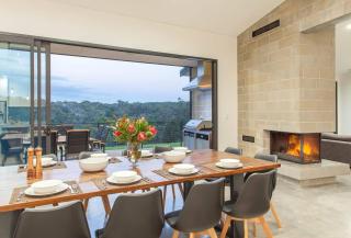 Lake View - Contemporary Comforts meets Nature - 4
