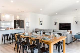 Fernweh - A Generous Hamptons-style Beachside Escape - 2