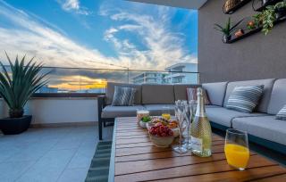 Nice Apartment In Makarska With Lake View - 3