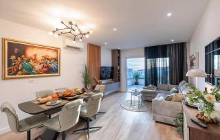 Nice Apartment In Makarska With Lake View - 0
