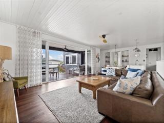 Maison Bleue - Ocean Views & Beachside Family Fun - 0