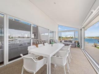 Pontoon Paradise - Waterfront Serenity in Geographe - 5