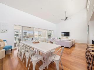 Pontoon Paradise - Waterfront Serenity in Geographe - 0