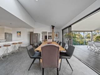 The Roo House - Sprawling Bushland Retreat near Town - 2