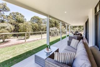 Wildgreen Villa - Lakeside Hideaway in Winery Estate - 7