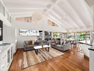The Ranch - Beachside Pool Retreat with Tennis Court - 5