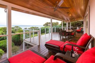 The White House - Tranquil Sea Views and Endless Fun - 9