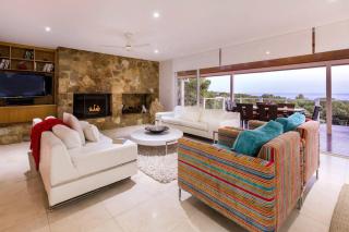 The White House - Tranquil Sea Views and Endless Fun - 5