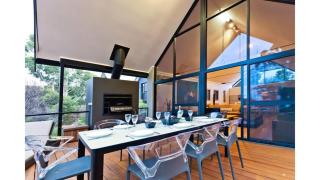 Whitehaven - Stylish Group Retreat with Ocean Views - 9