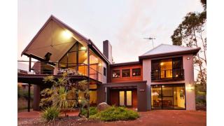 Whitehaven - Stylish Group Retreat with Ocean Views - 8