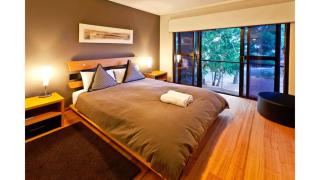 Whitehaven - Stylish Group Retreat with Ocean Views - 1