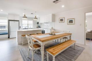 Reverie By The Bay - Walk to Beaches, Relax in Style - 2