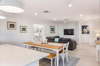 Reverie By The Bay - Walk to Beaches, Relax in Style - 3