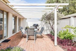 Reverie By The Bay - Walk to Beaches, Relax in Style - 6