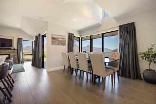 Grandstand Position On Queenstown Hill - Incredible Views - 2