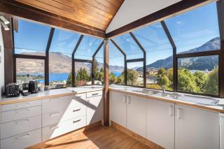 Iconic Queenstown Views, Spa Pool, Walk To Town - 2