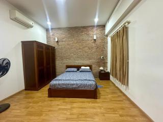 Charming 2-Bedroom House with Garden, Steps from My Khe Beach - 2