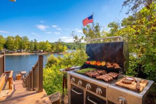 5 Min to Colgate, Sleeps 6, Lake View, Fire Pit - 7