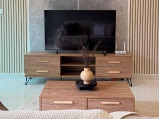 Luxury RM300k Designer Condo Walk to Uplands School - 4