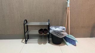 Cozy Modern Studio 30 with Full Kitchen - 2