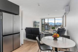 Stylish & Modern Wanaka Townhouse - Your Dream Holiday Awaits - 8