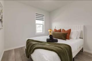 Modern Charming 3BR Home in Wolf Willow - 2