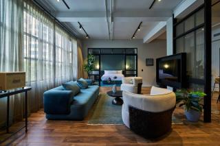 Refined Heritage Suite in the Heart of Auckland - 0