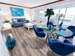 Destin Condo - Sleeps 8 - 3 Pools - Walk To Beach - 5