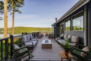 1M-Dollar Lakefront View, Private Dock, Kayaks, Hot Tub, Game Room, BBQ, Family - 7