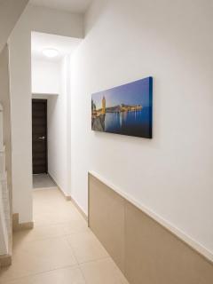 Luxury Penthouse with Private Jacuzzi & Terrace - 1
